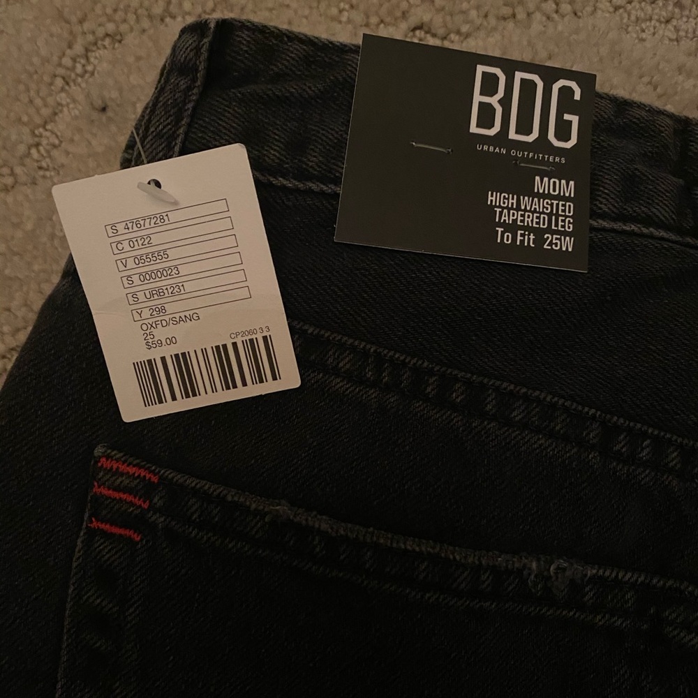 NWT BDG High-Waisted Mom Jean Black 25W